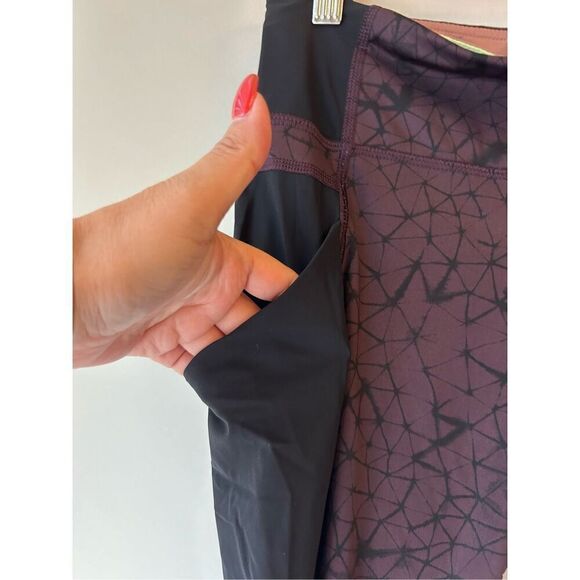 LULULEMON TRAIL BOUND 7/8 TIGHT FULL-ON LUXTREME STAR CRUSHED BLACK CHERRY SZ  6 - Picture 7 of 11